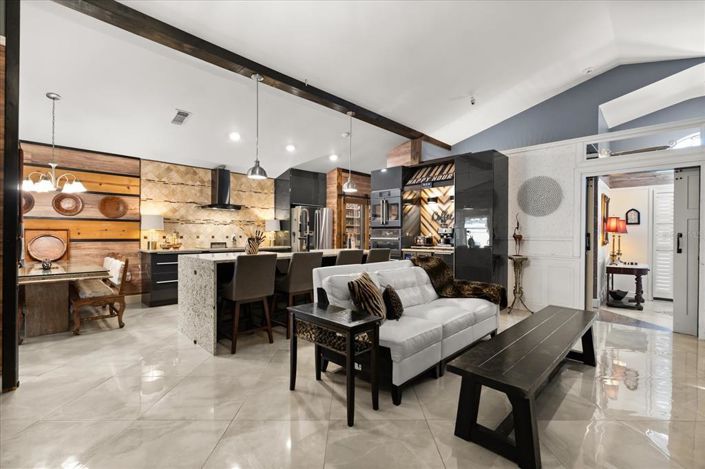 Image No.9-3 Bed Property for sale