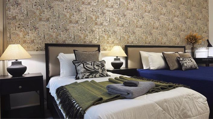 Image No.19-15 Bed Property for sale