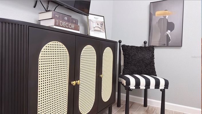 Image No.50-15 Bed Property for sale