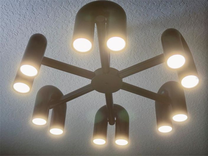 Image No.70-15 Bed Property for sale