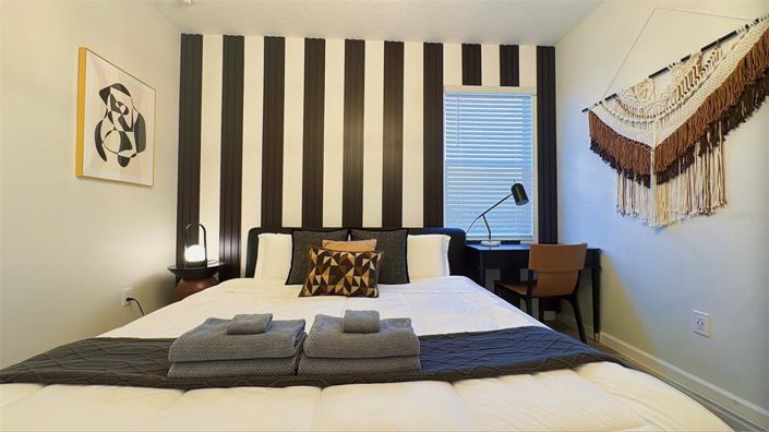 Image No.72-15 Bed Property for sale