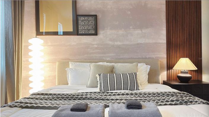 Image No.74-15 Bed Property for sale