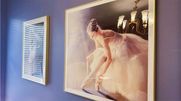 Image No.85-15 Bed Property for sale