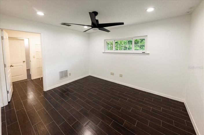 Image No.13-5 Bed Property for sale