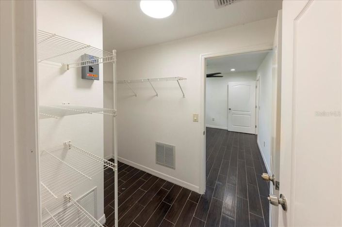 Image No.14-5 Bed Property for sale