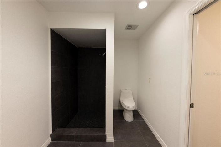 Image No.23-5 Bed Property for sale