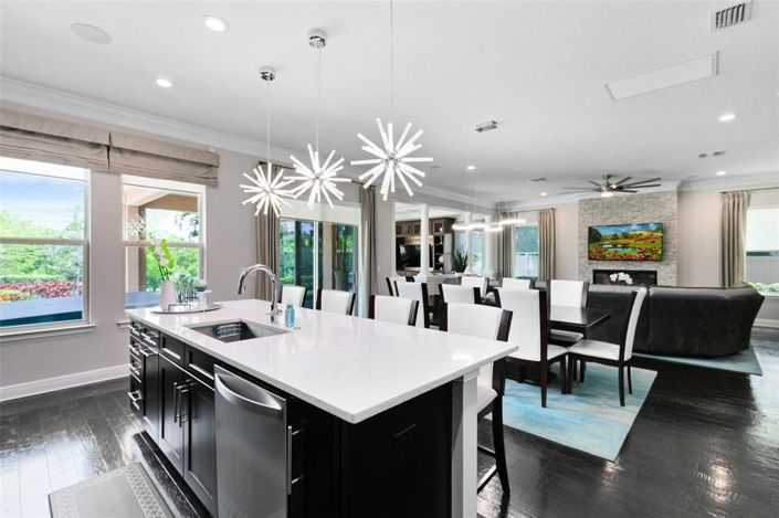 Image No.14-5 Bed Property for sale