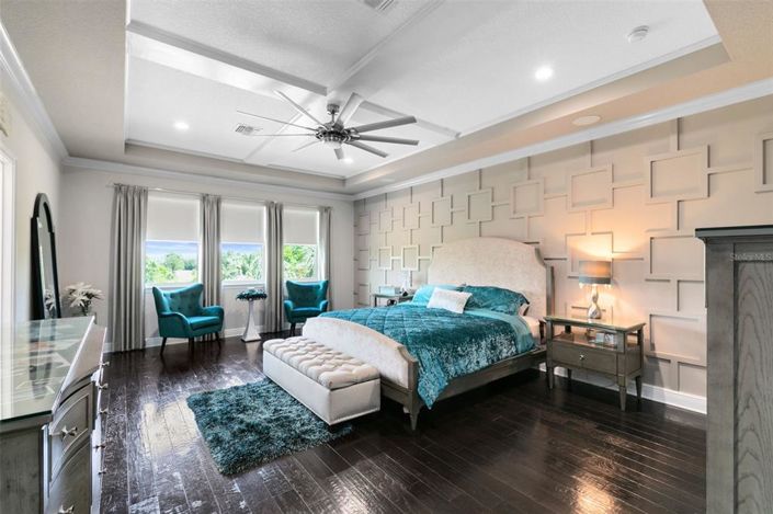 Image No.19-5 Bed Property for sale