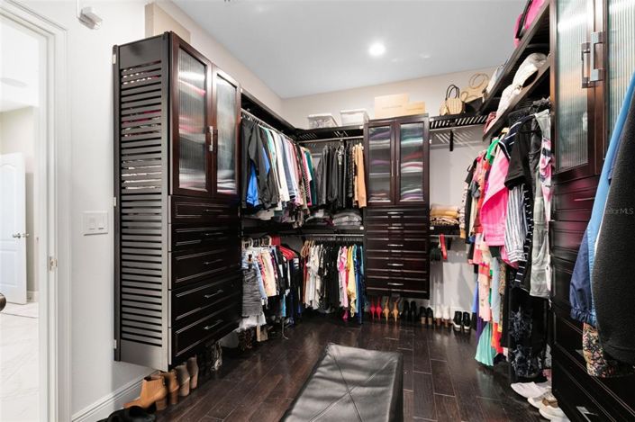 Image No.23-5 Bed Property for sale