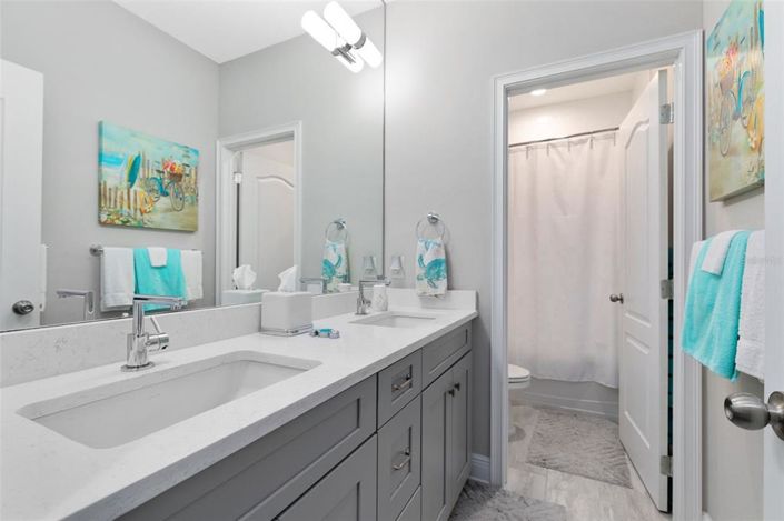 Image No.26-5 Bed Property for sale