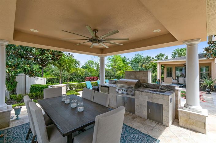 Image No.33-5 Bed Property for sale