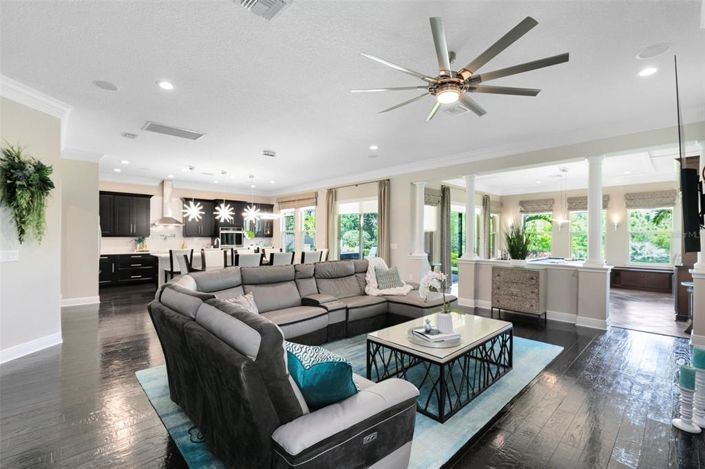 Image No.7-5 Bed Property for sale