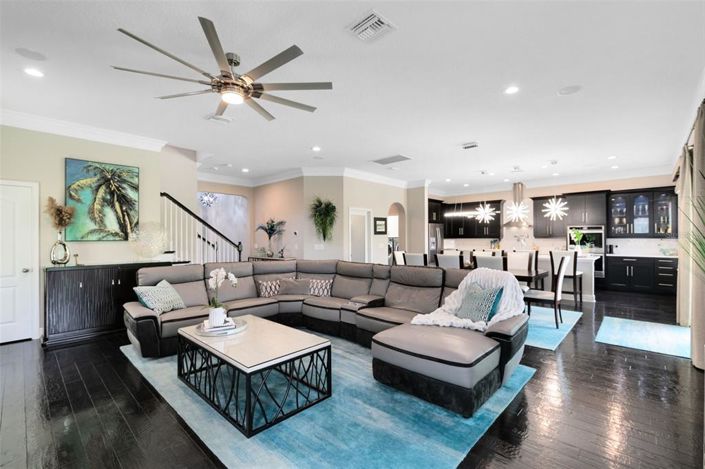 Image No.8-5 Bed Property for sale