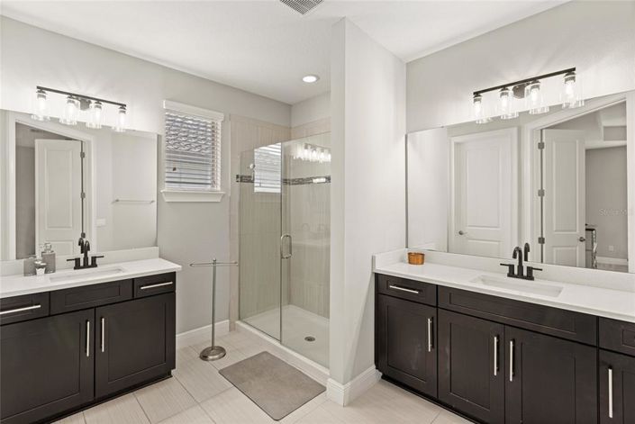 Image No.30-4 Bed Property for sale