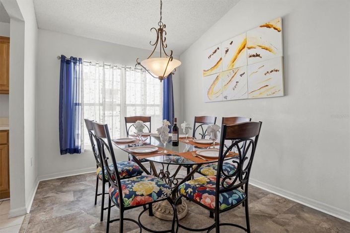 Image No.5-Propriété de 5 chambres à vendre à Kissimmee