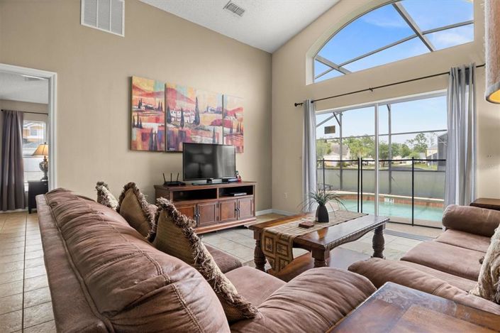 Image No.10-5 Bed Property for sale