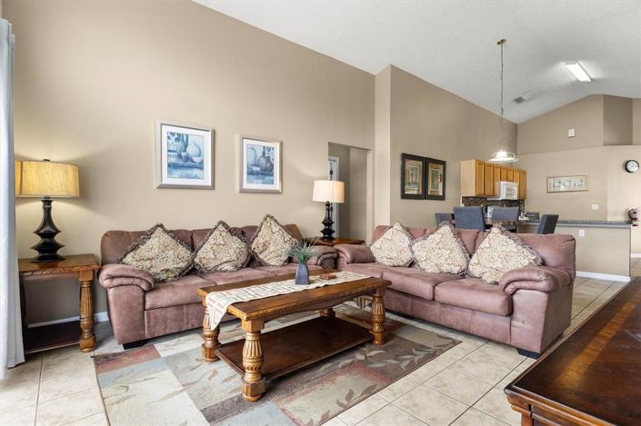 Image No.12-5 Bed Property for sale