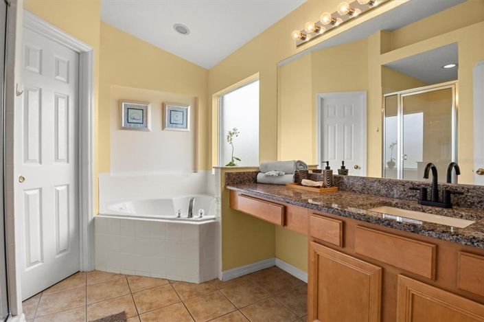 Image No.16-5 Bed Property for sale