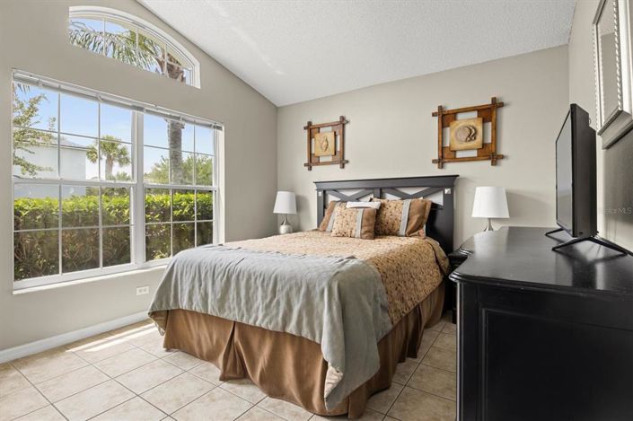 Image No.17-5 Bed Property for sale