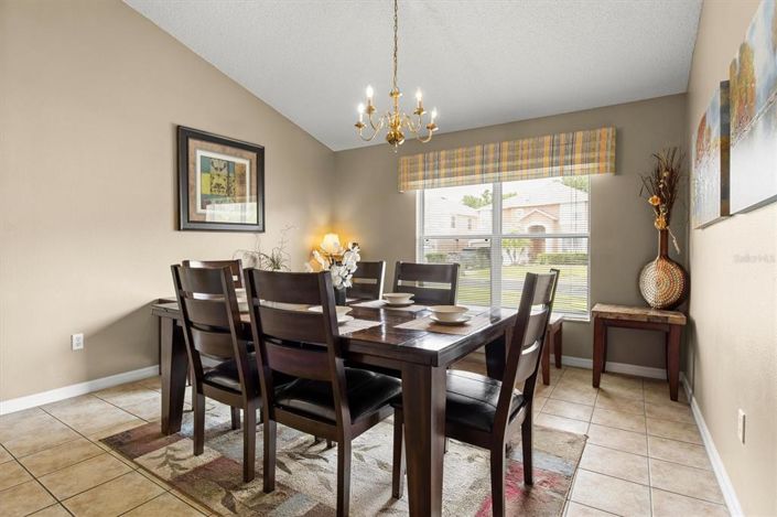 Image No.2-5 Bed Property for sale