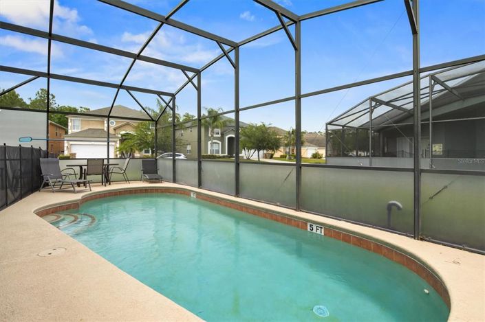 Image No.28-5 Bed Property for sale