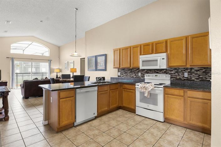 Image No.7-5 Bed Property for sale