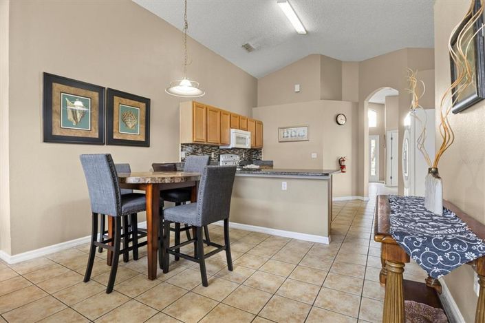 Image No.8-5 Bed Property for sale