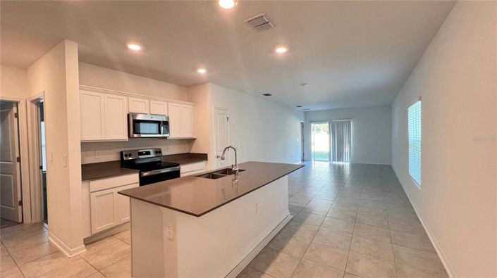 Image No.12-3 Bed Property for sale