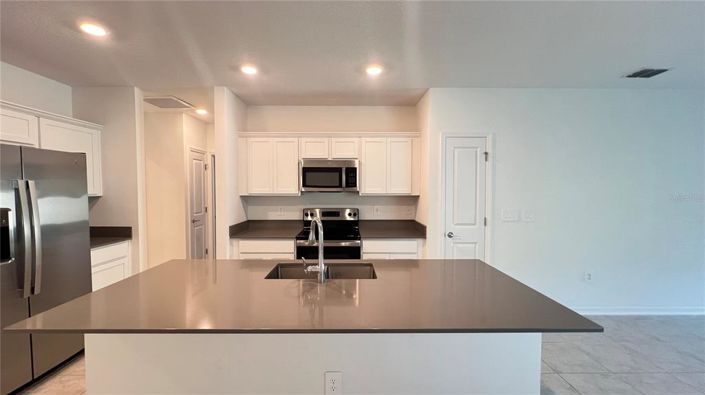 Image No.17-3 Bed Property for sale