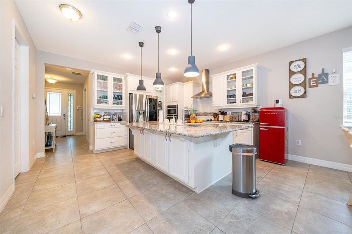 Image No.13-5 Bed Property for sale