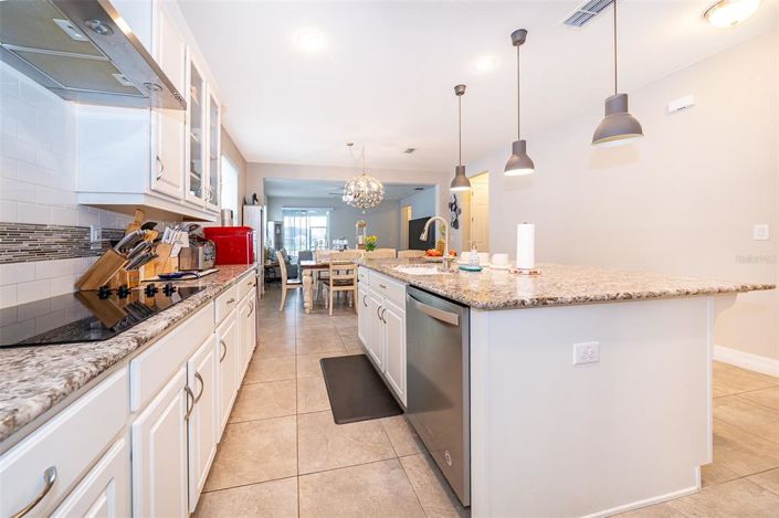 Image No.15-5 Bed Property for sale