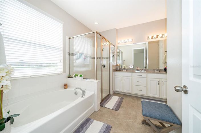 Image No.22-5 Bed Property for sale