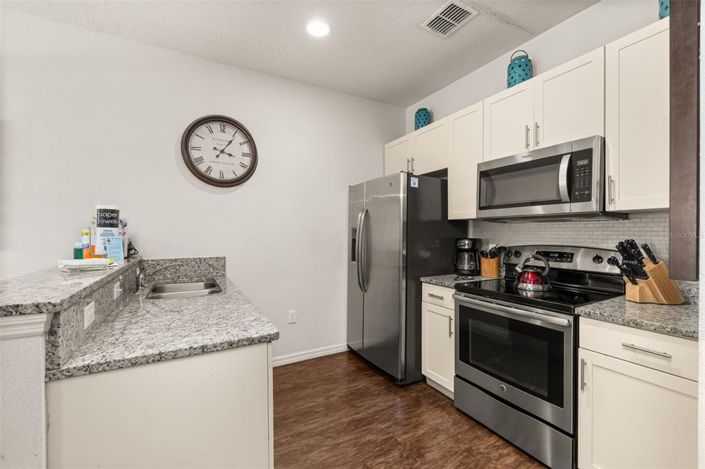 Image No.13-3 Bed Townhouse for sale