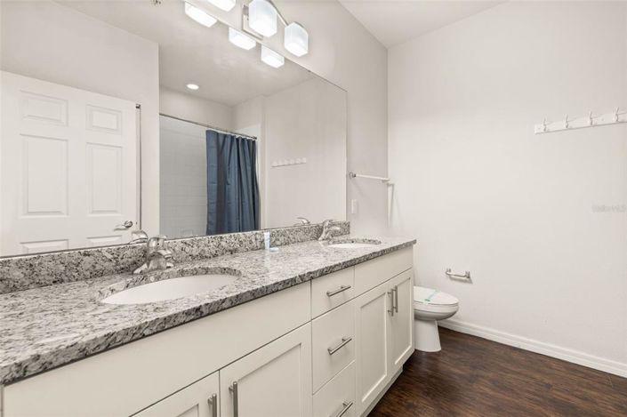 Image No.29-3 Bed Townhouse for sale