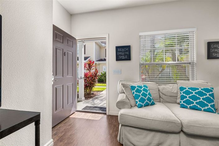 Image No.6-3 Bed Townhouse for sale