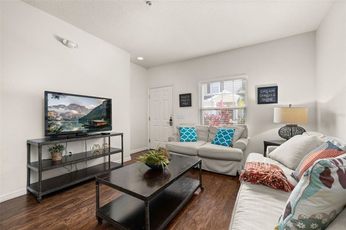 Image No.8-3 Bed Townhouse for sale