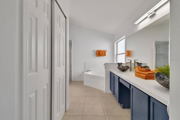 Image No.19-3 Bed Property for sale