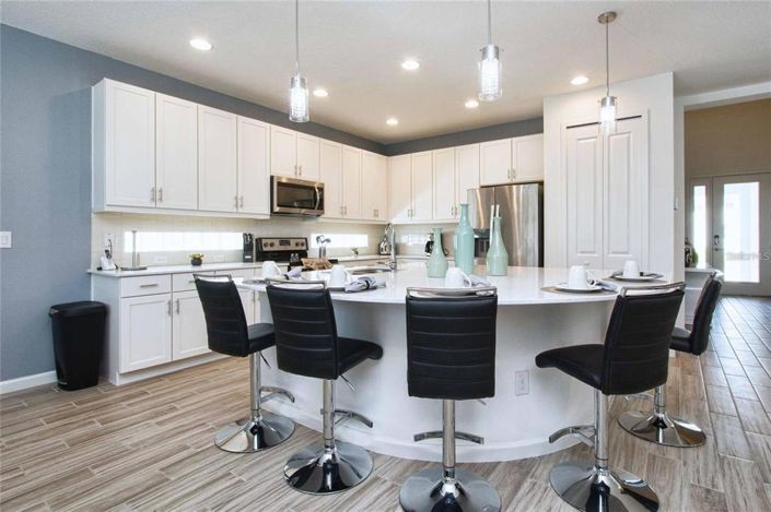 Image No.19-6 Bed Property for sale