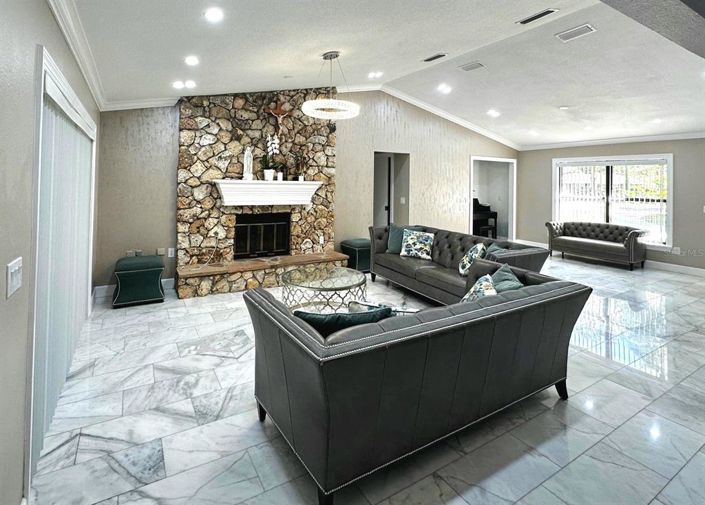 Image No.10-4 Bed Property for sale