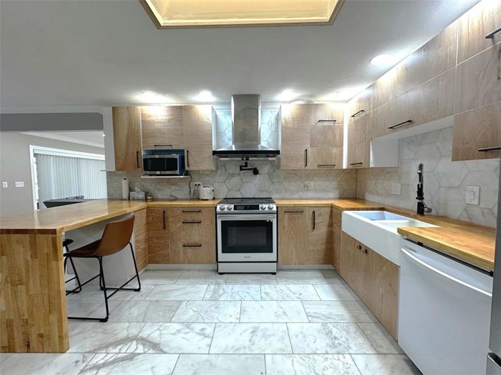 Image No.11-4 Bed Property for sale