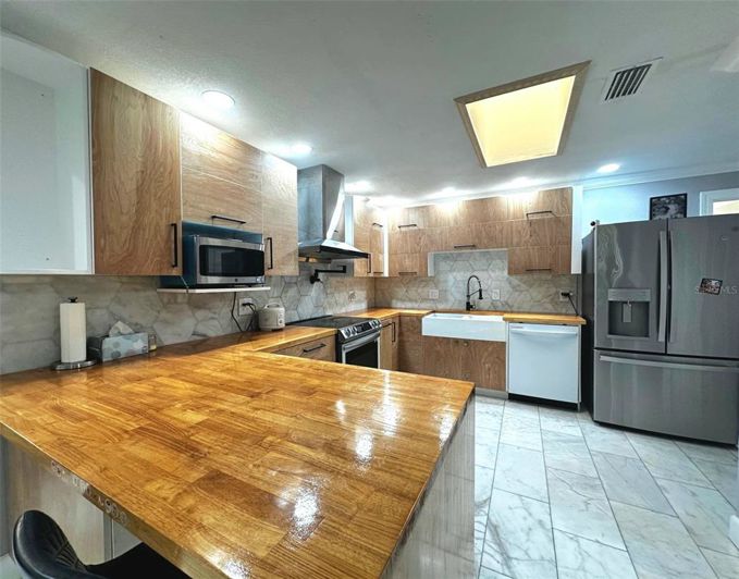 Image No.14-4 Bed Property for sale