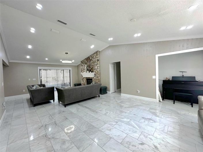 Image No.8-4 Bed Property for sale