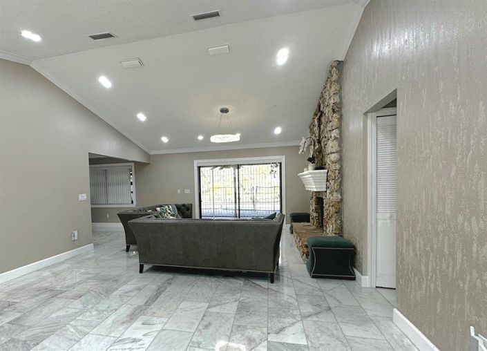 Image No.9-4 Bed Property for sale