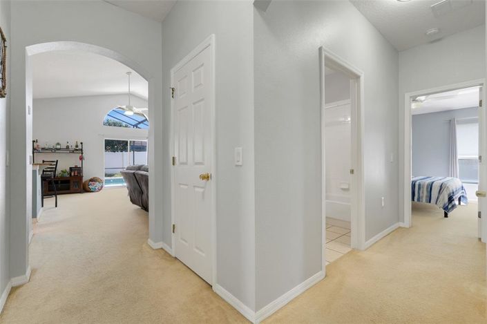 Image No.9-4 Bed Property for sale