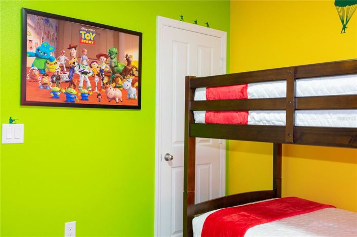 Image No.76-4 Bed Townhouse for sale