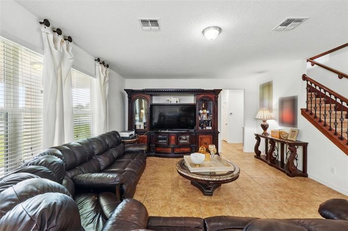 Image No.12-5 Bed Property for sale