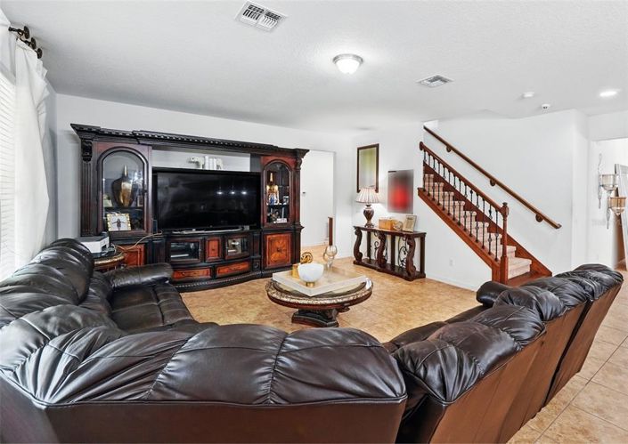 Image No.15-5 Bed Property for sale