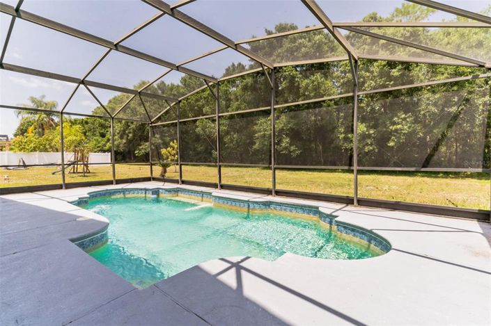 Image No.2-5 Bed Property for sale