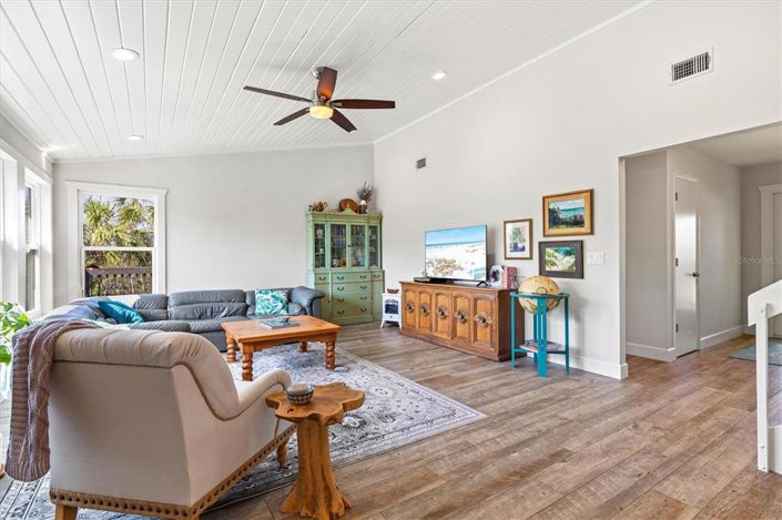 Image No.13-3 Bed Property for sale