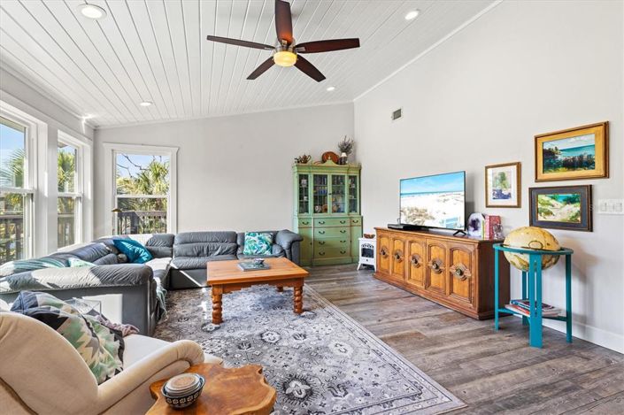 Image No.14-3 Bed Property for sale